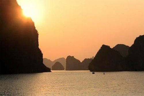 2012年广宁省下龙旅游周即将举行